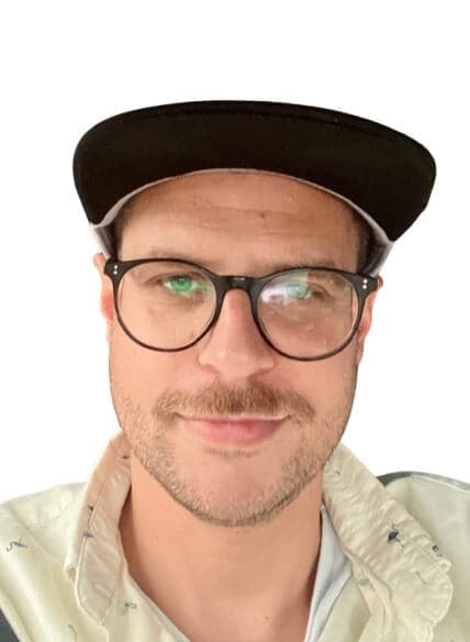 Max, founder of KitesurfOK